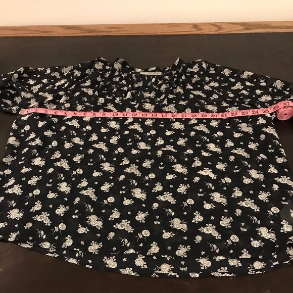 Vince Calico Black and White Floral Print Silk Blouse - Size Small - Picture 6 of 11